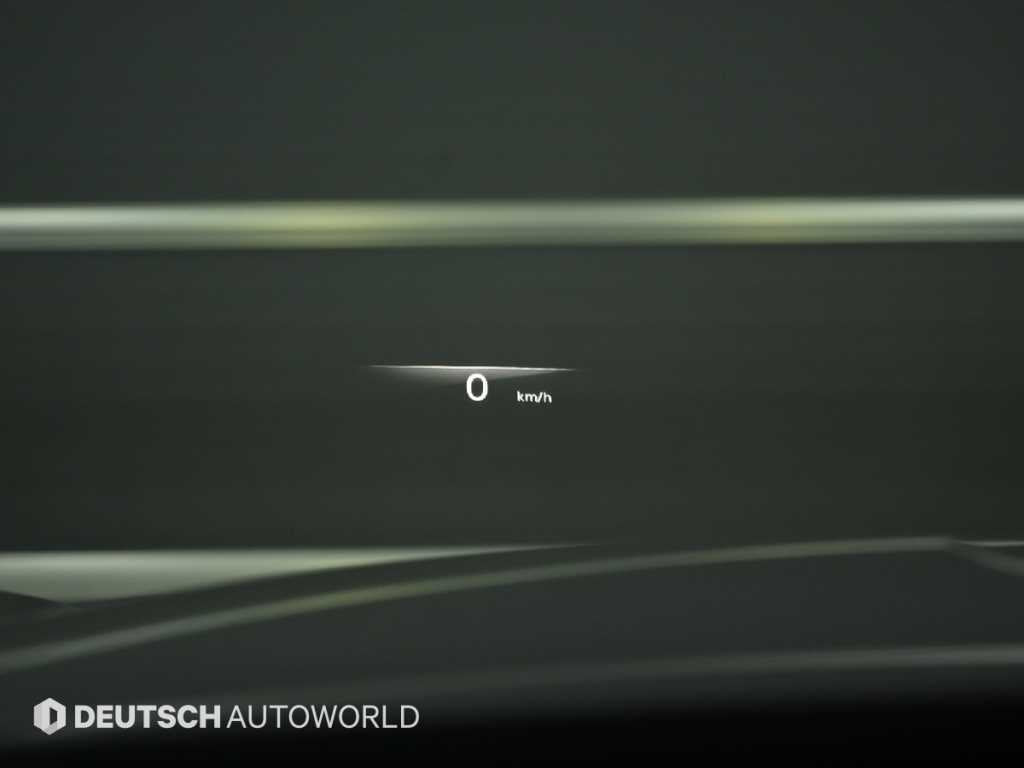 Genesis GV70 — photo 17