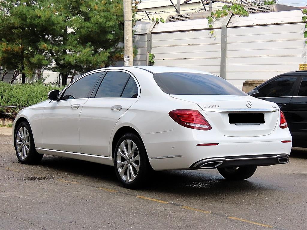 Mercedes-Benz E-Class — photo 03