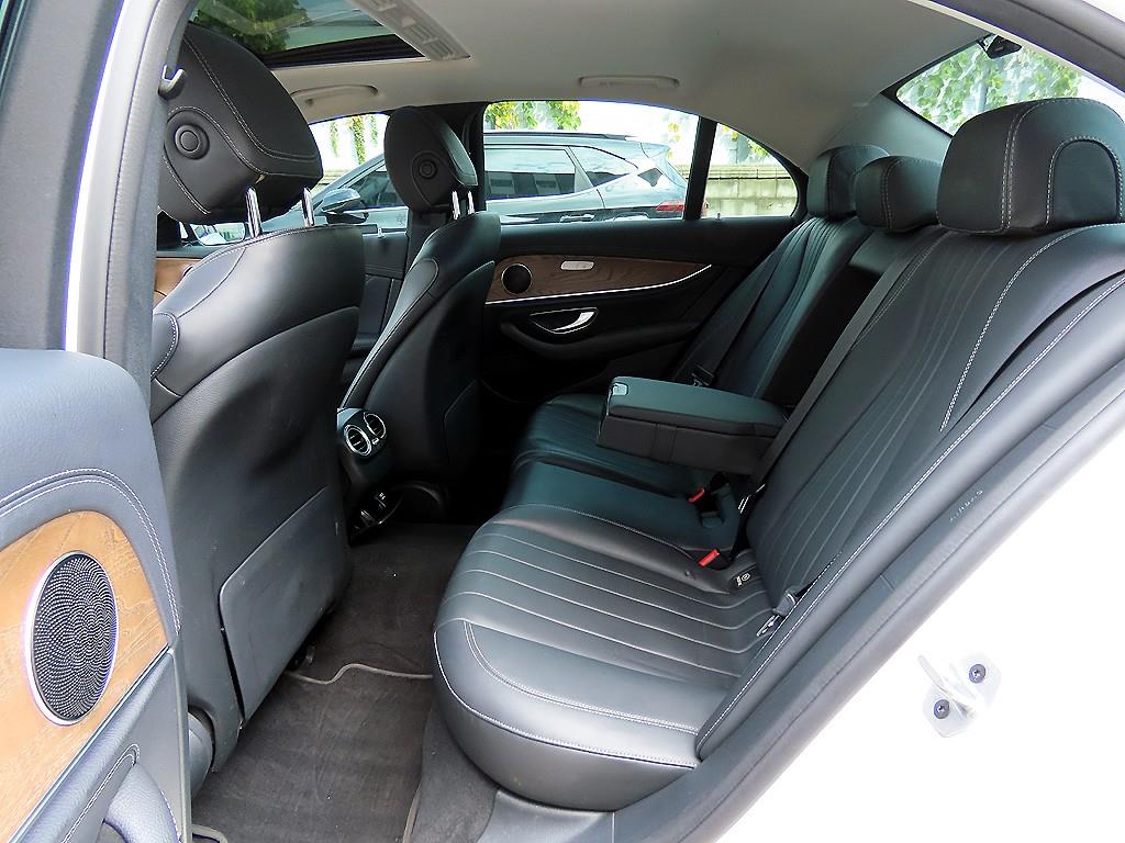 Mercedes-Benz E-Class — photo 06