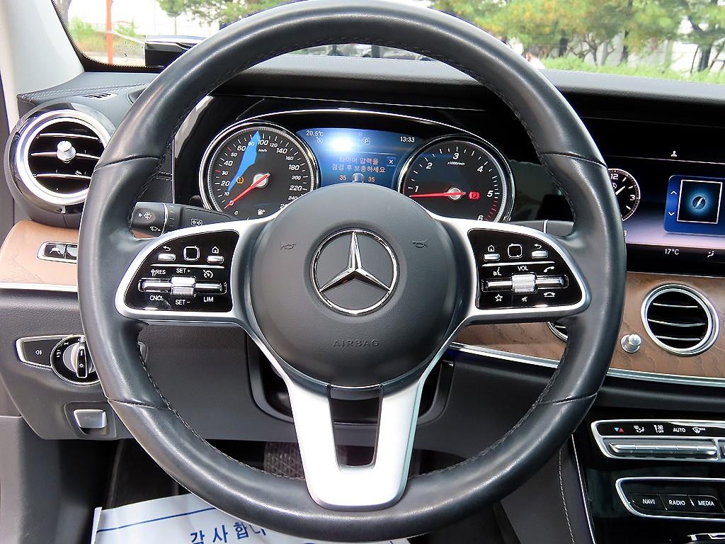 Mercedes-Benz E-Class — photo 08