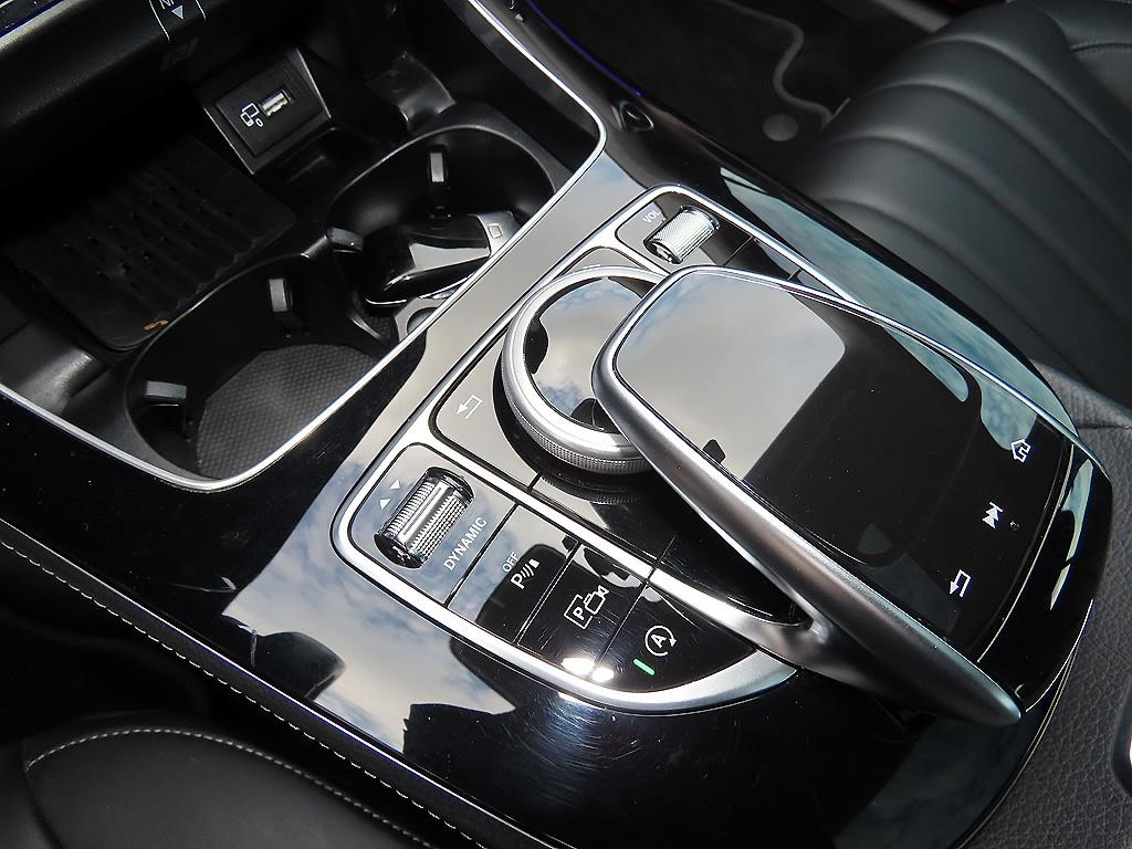 Mercedes-Benz E-Class — photo 12