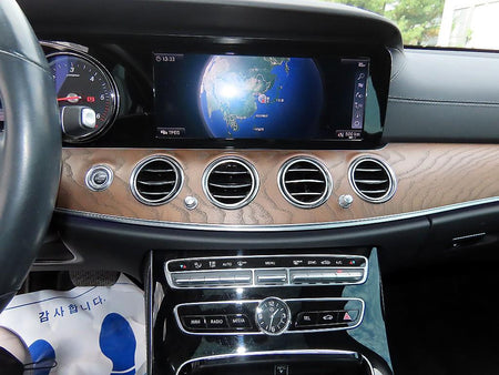 Mercedes-Benz E-Class — photo 13