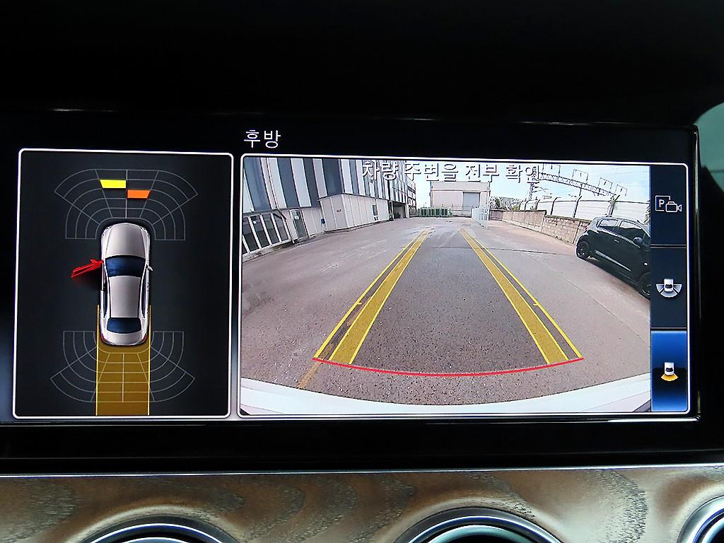 Mercedes-Benz E-Class — photo 14
