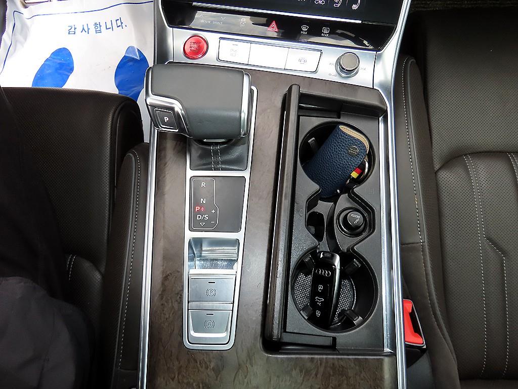 Audi A7 — photo 11