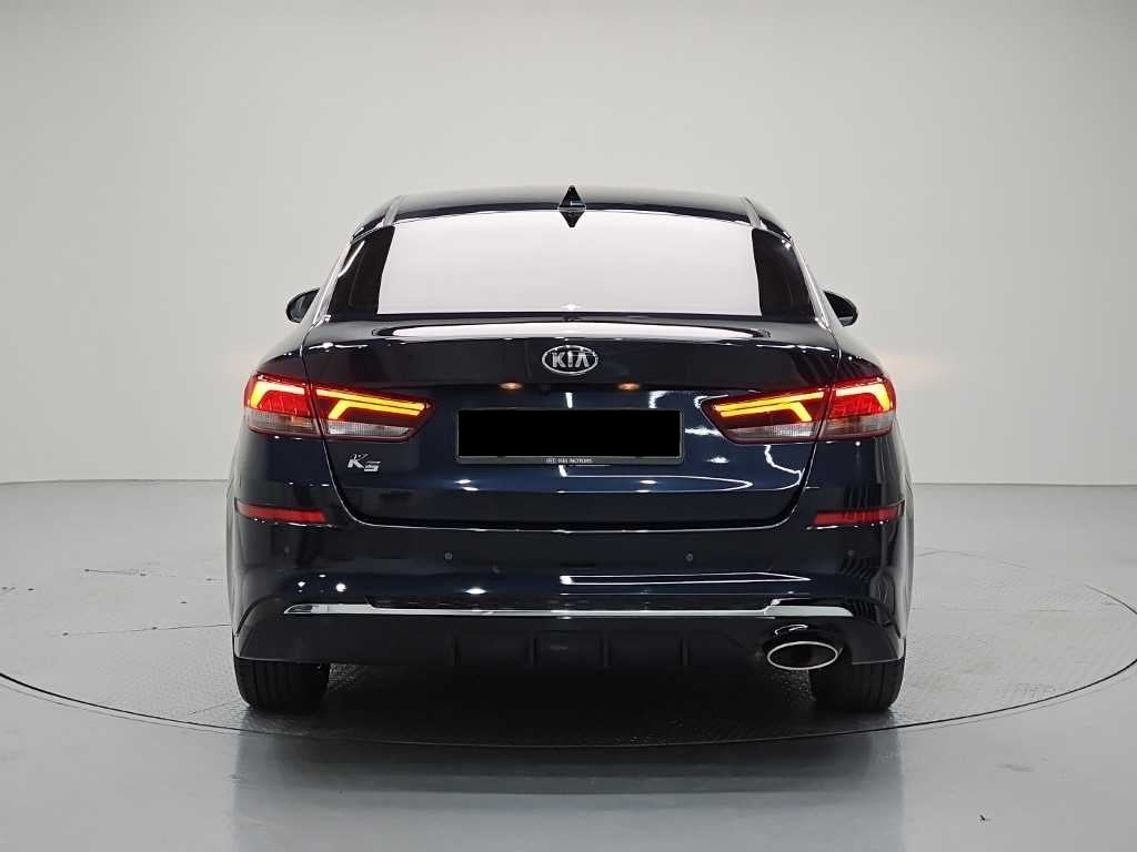 Kia K5 — photo 03