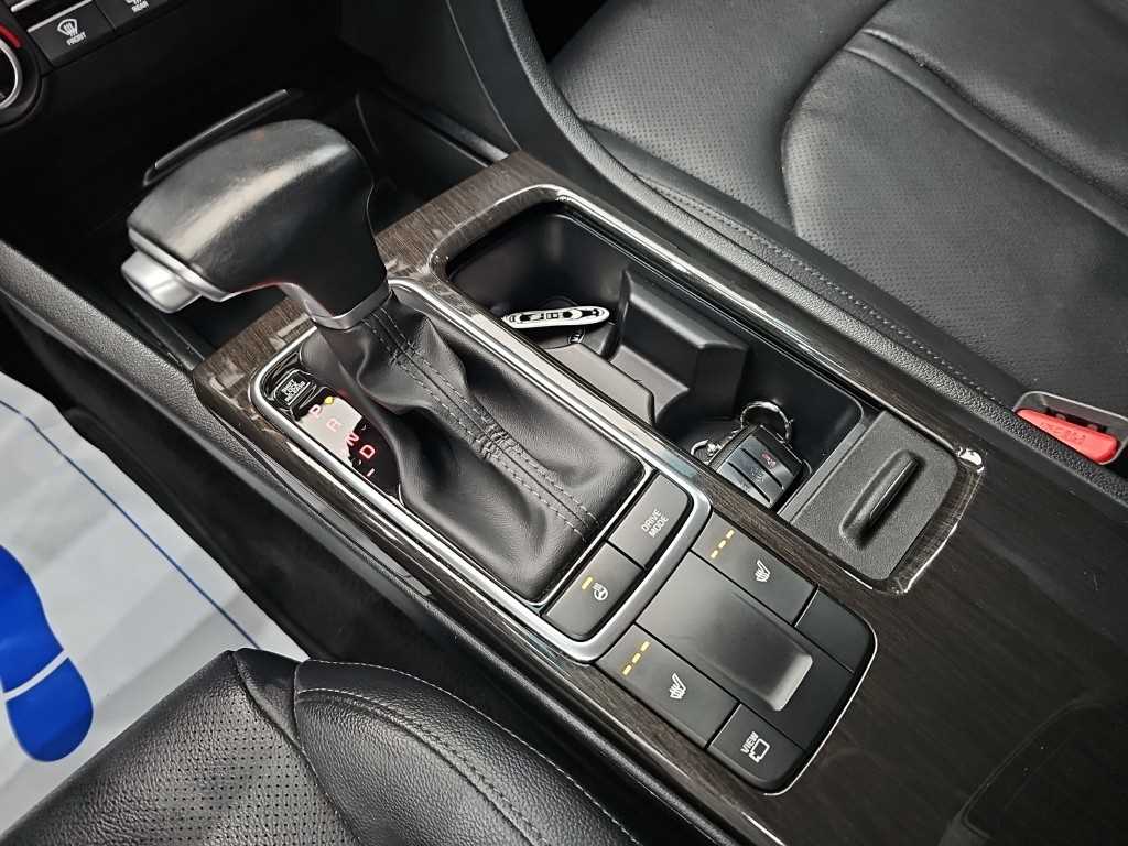 Kia K5 — photo 08