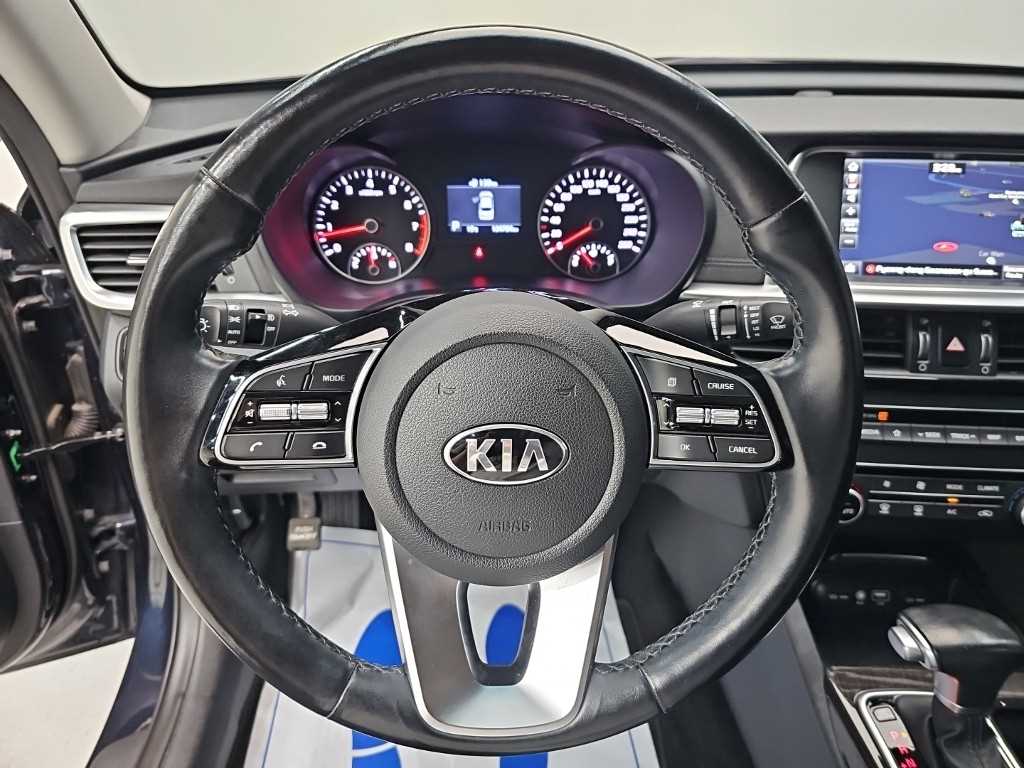 Kia K5 — photo 09