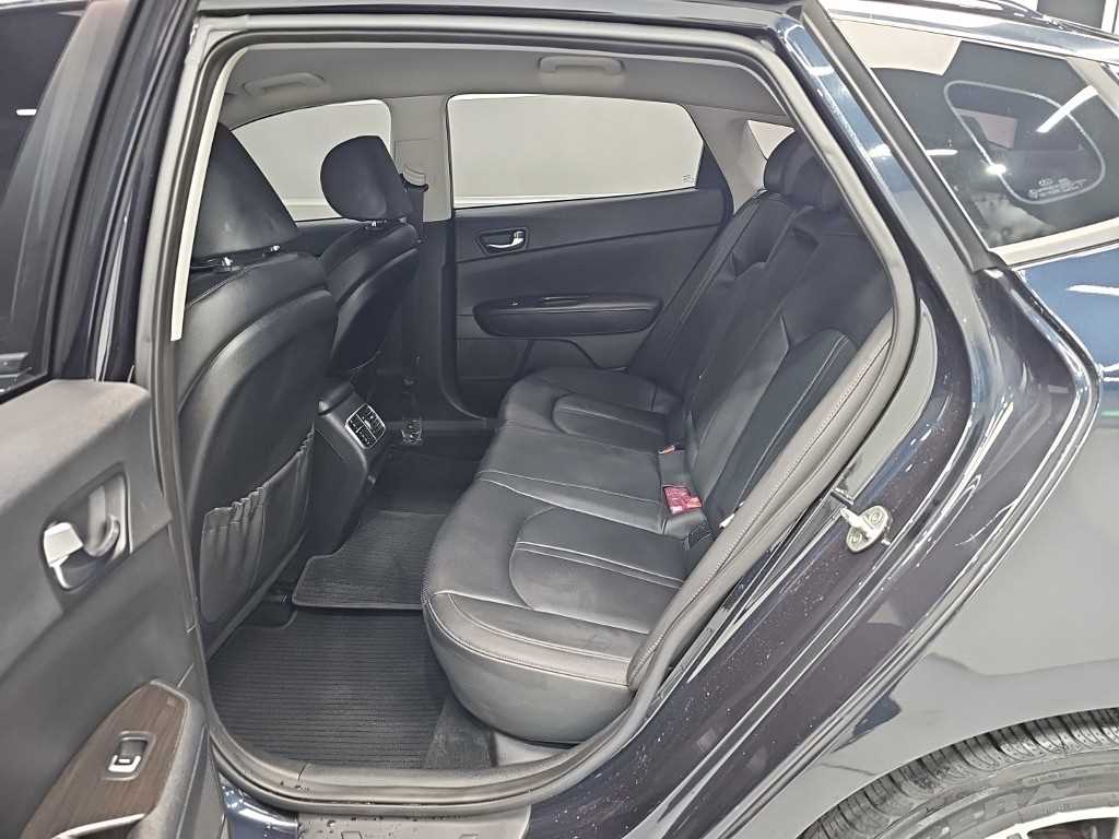 Kia K5 — photo 12