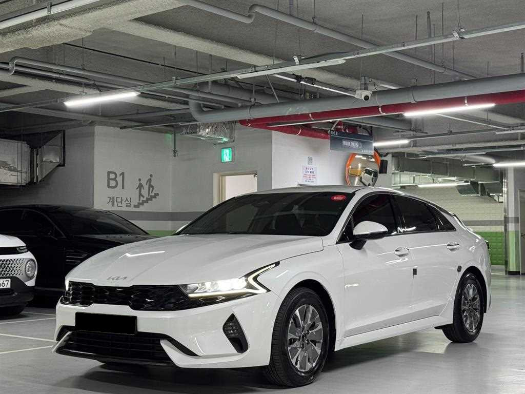 Kia K5 — photo 01