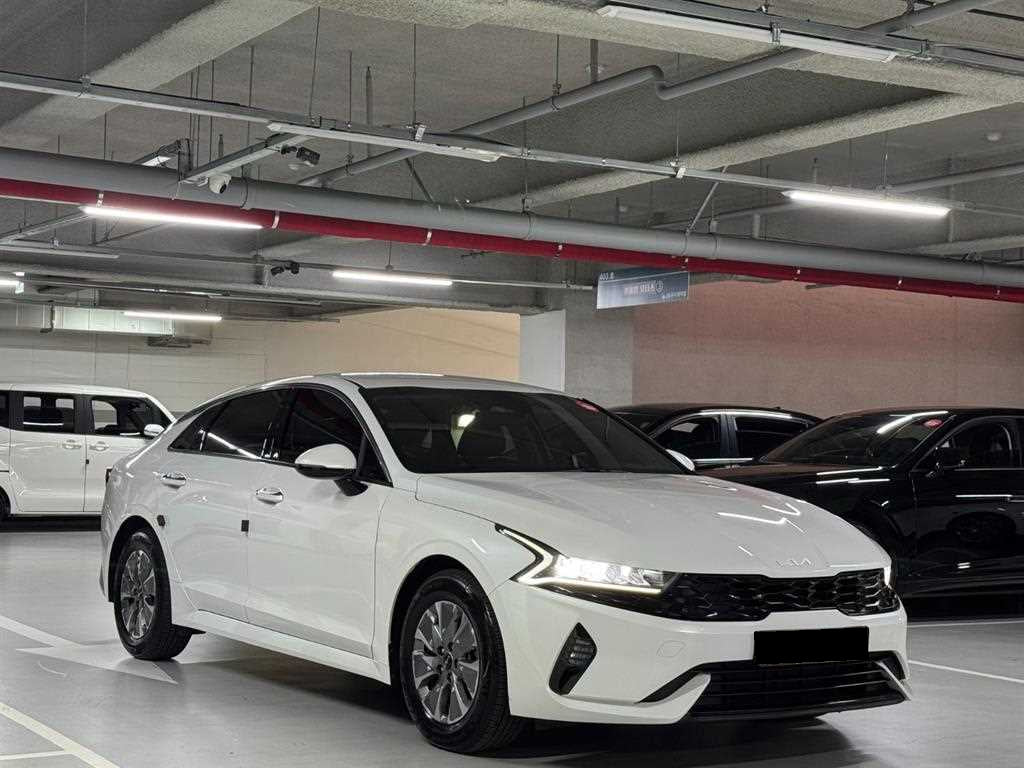 Kia K5 — photo 02