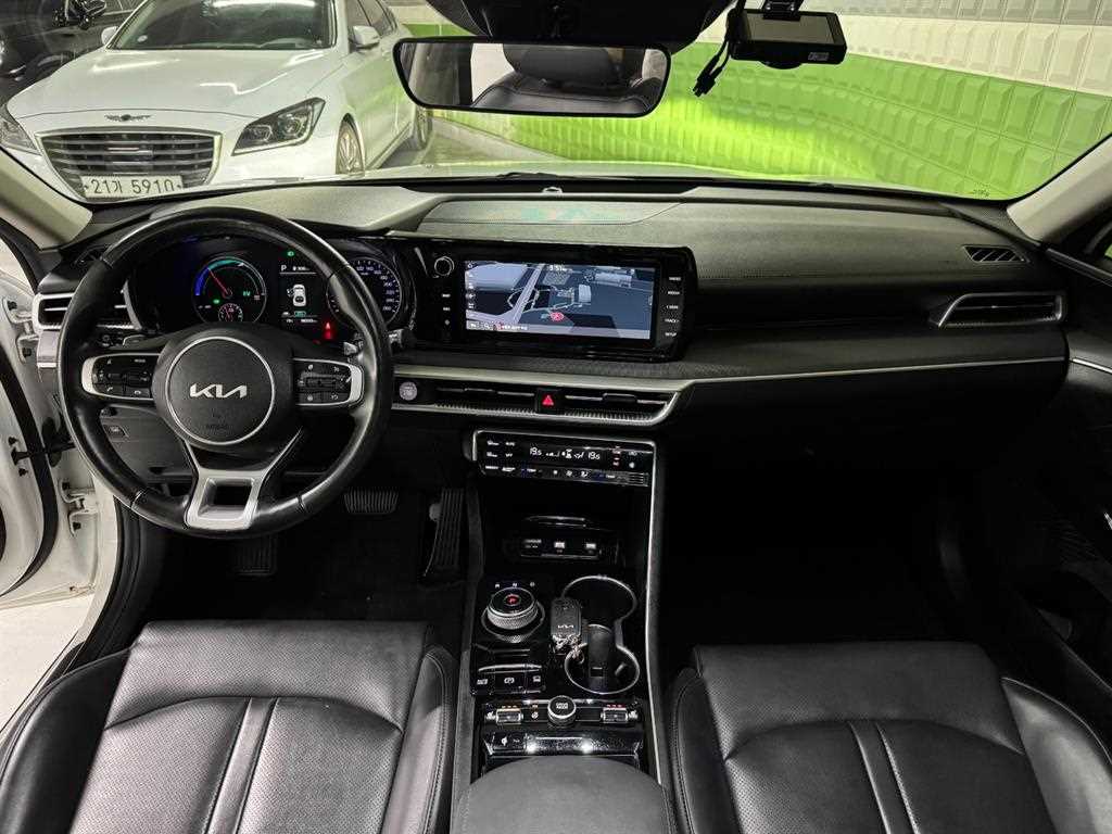 Kia K5 — photo 08