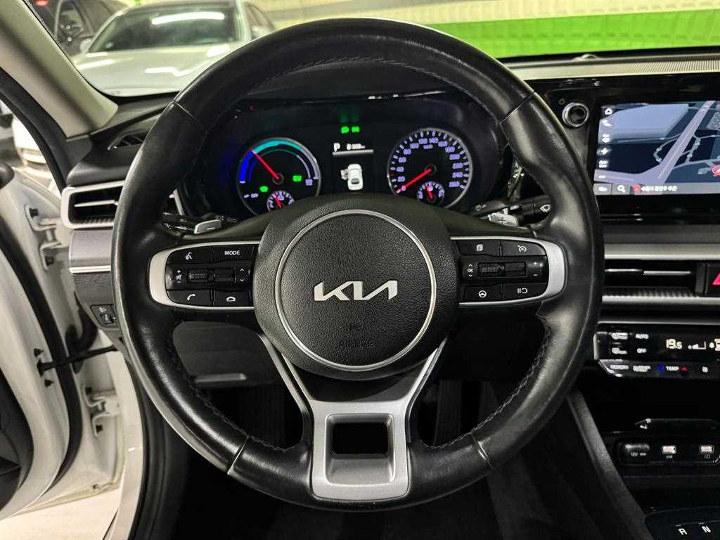 Kia K5 — photo 10