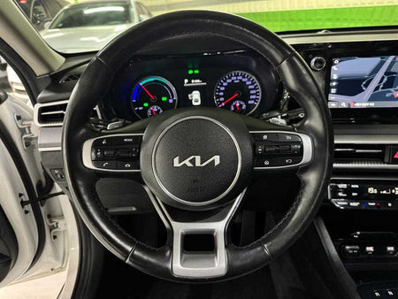 Kia K5 — photo 10