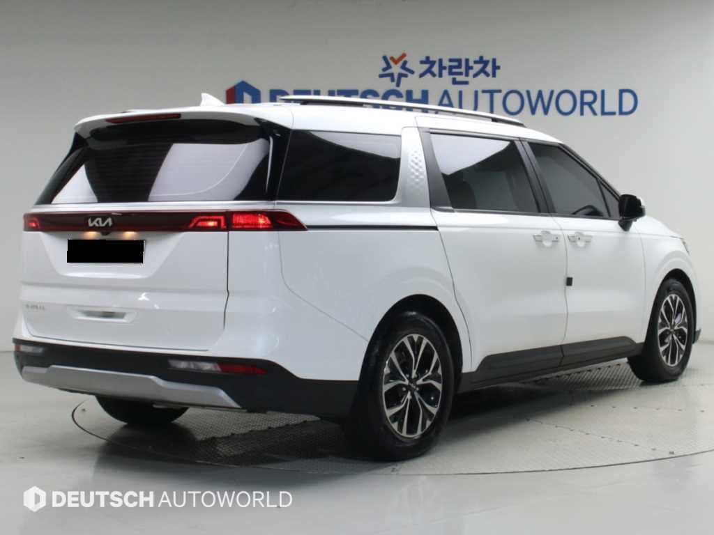 Kia Carnival — photo 03