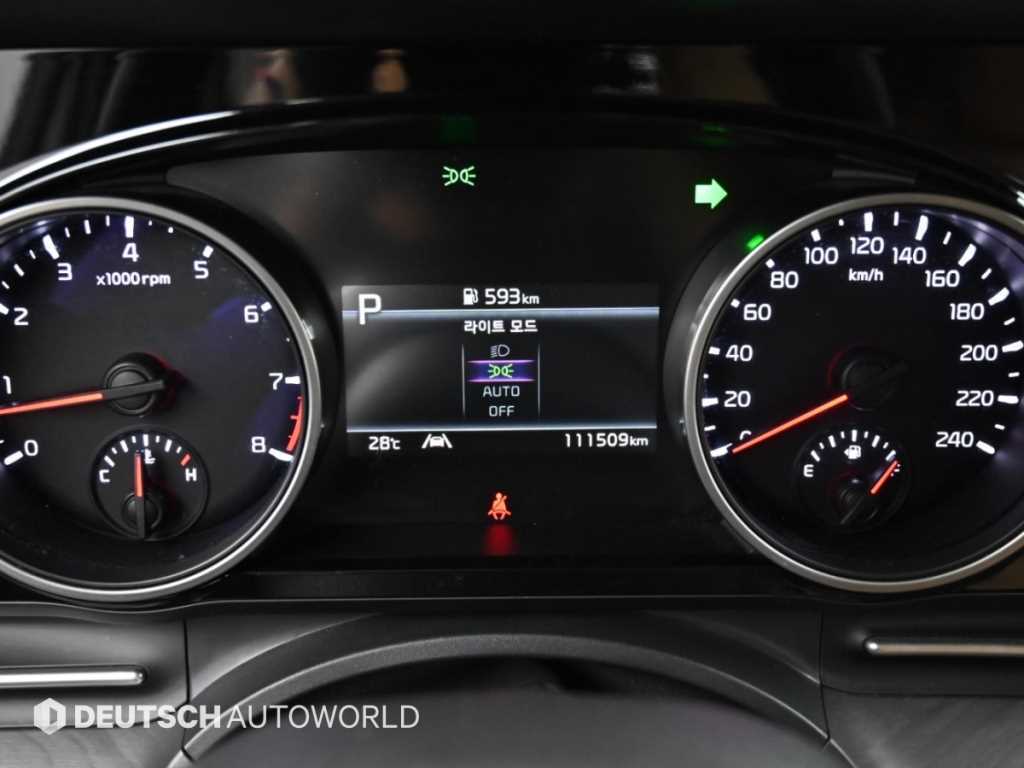 Kia Carnival — photo 09