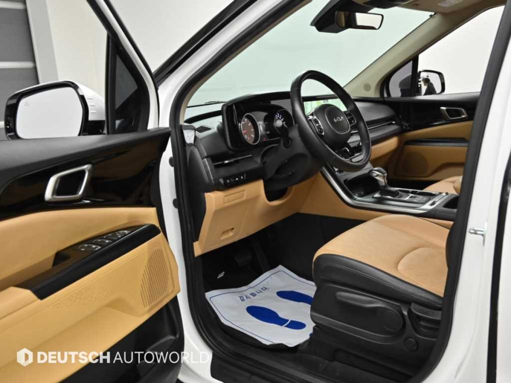 Kia Carnival — photo 12