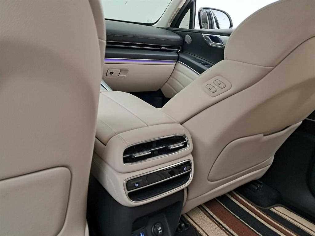 Genesis GV80 — photo 16