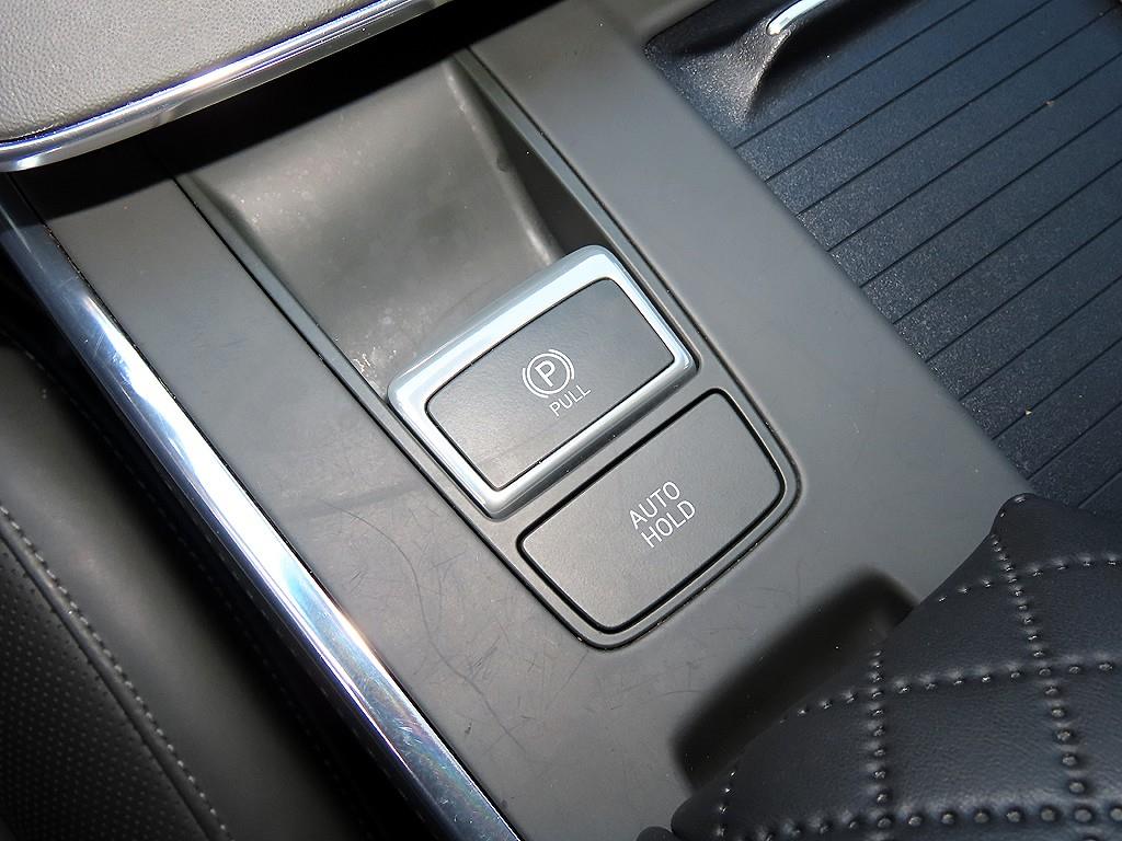 Hyundai Grandeur — photo 14