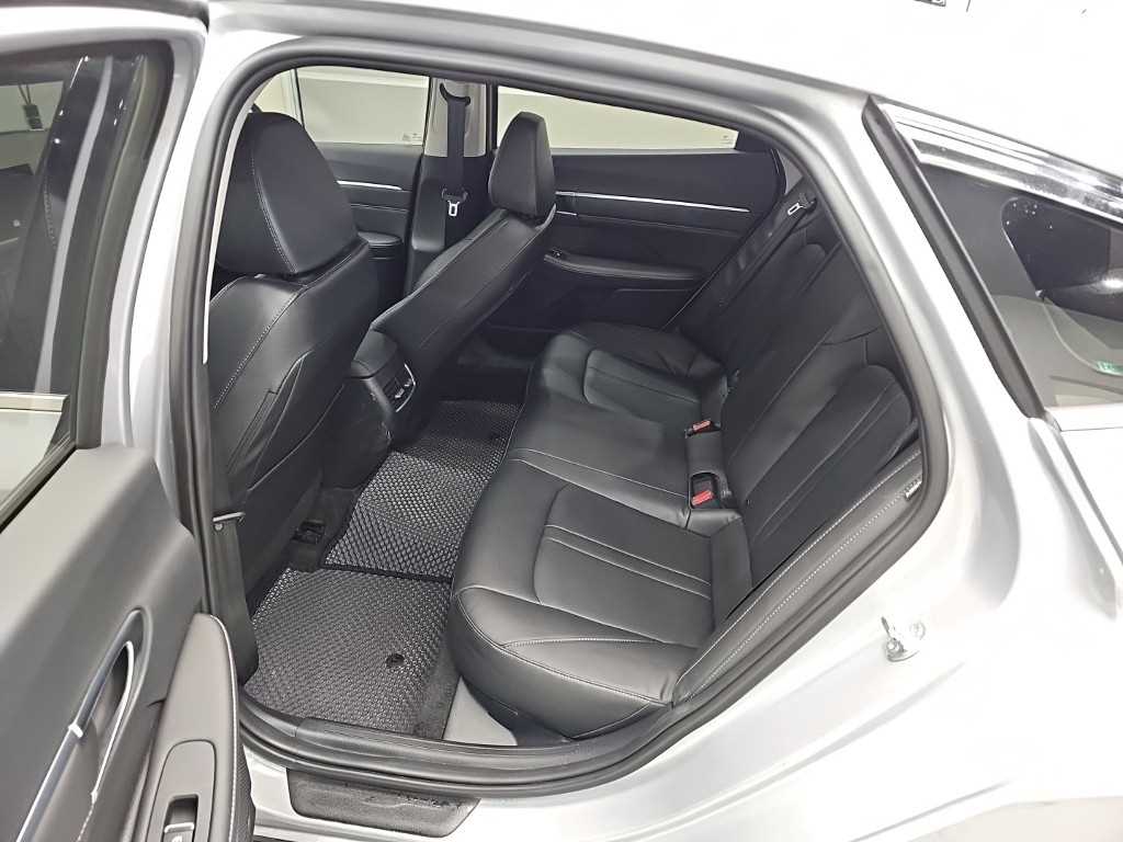 Hyundai Sonata — photo 12