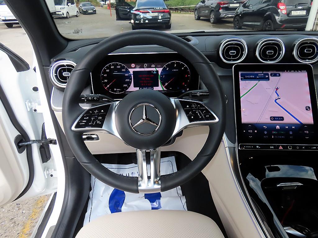 Mercedes-Benz GLC-Class — photo 08