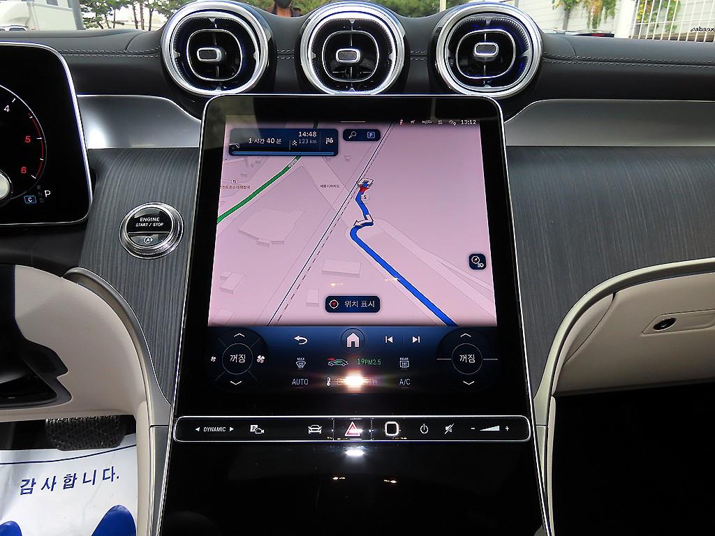 Mercedes-Benz GLC-Class — photo 12