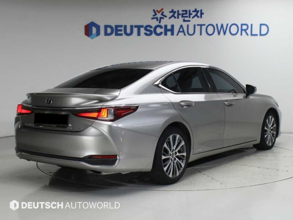 Lexus ES — photo 02