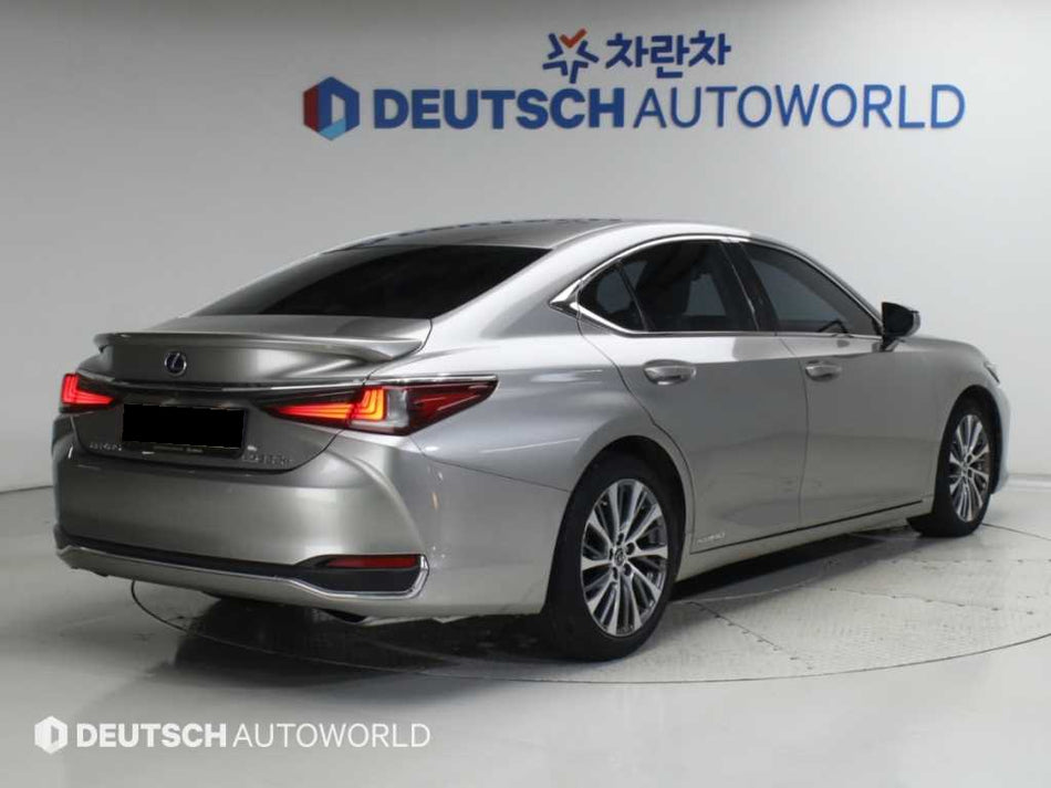 Lexus ES — photo 02