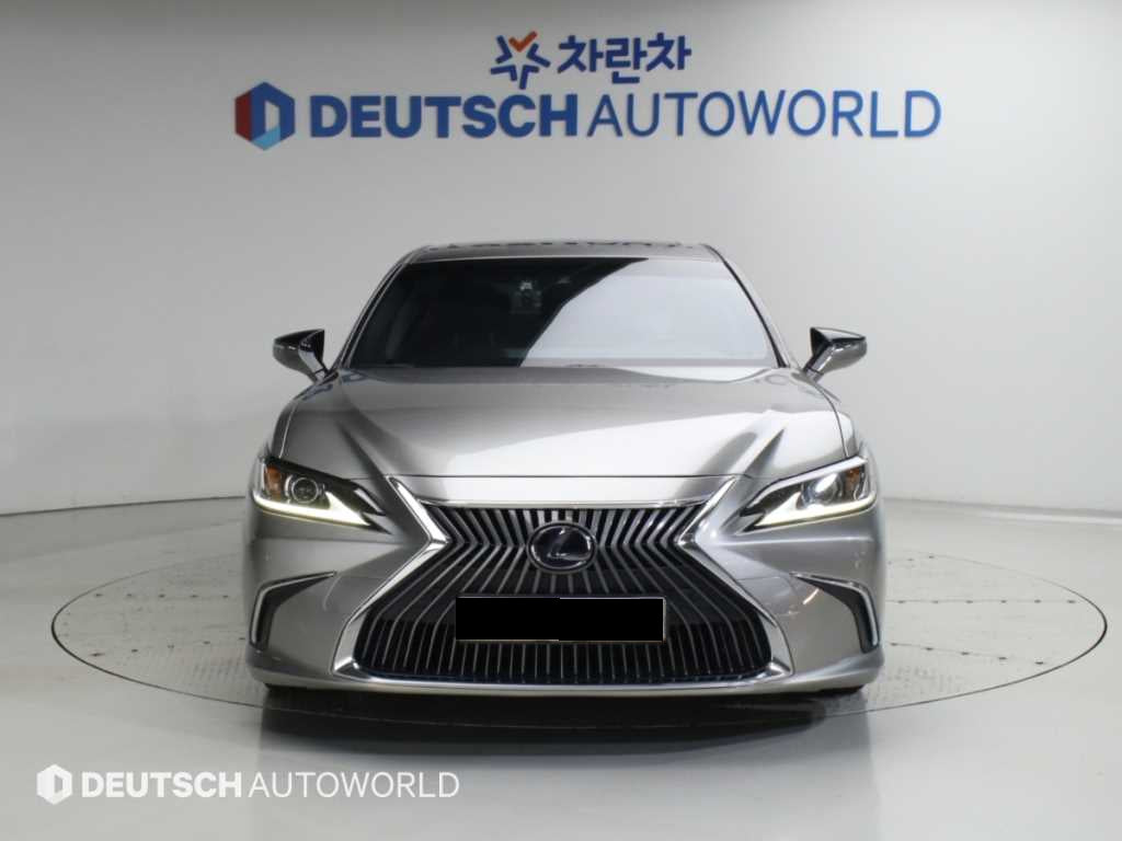 Lexus ES — photo 03