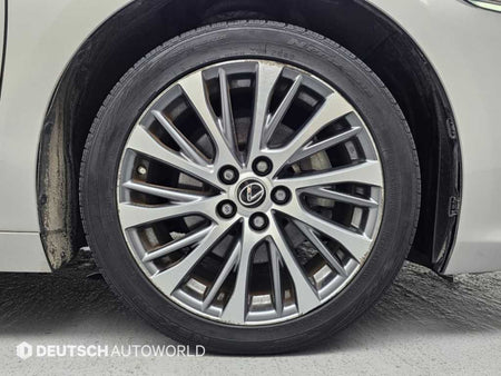 Lexus ES — photo 05