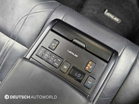 Lexus ES — photo 16