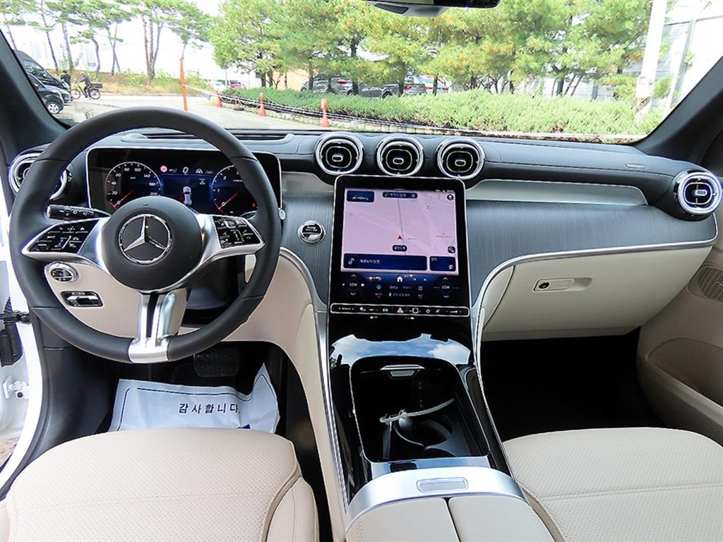 Mercedes-Benz GLC-Class — photo 07