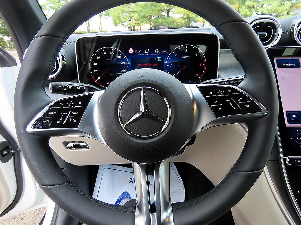Mercedes-Benz GLC-Class — photo 08