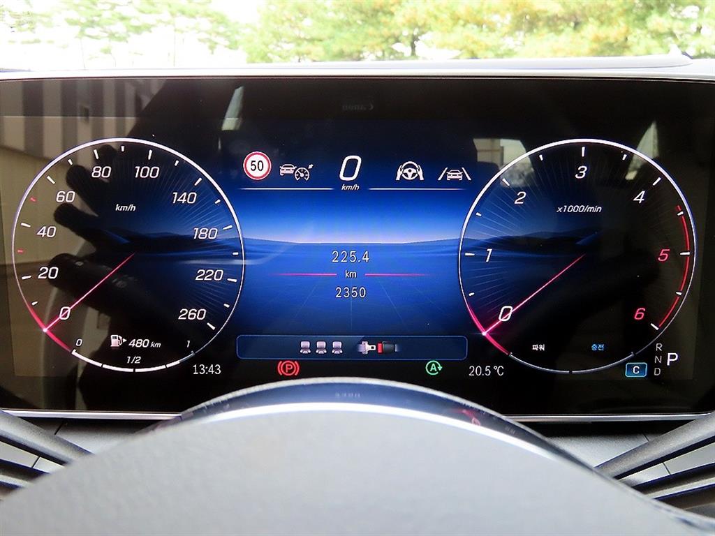 Mercedes-Benz GLC-Class — photo 09