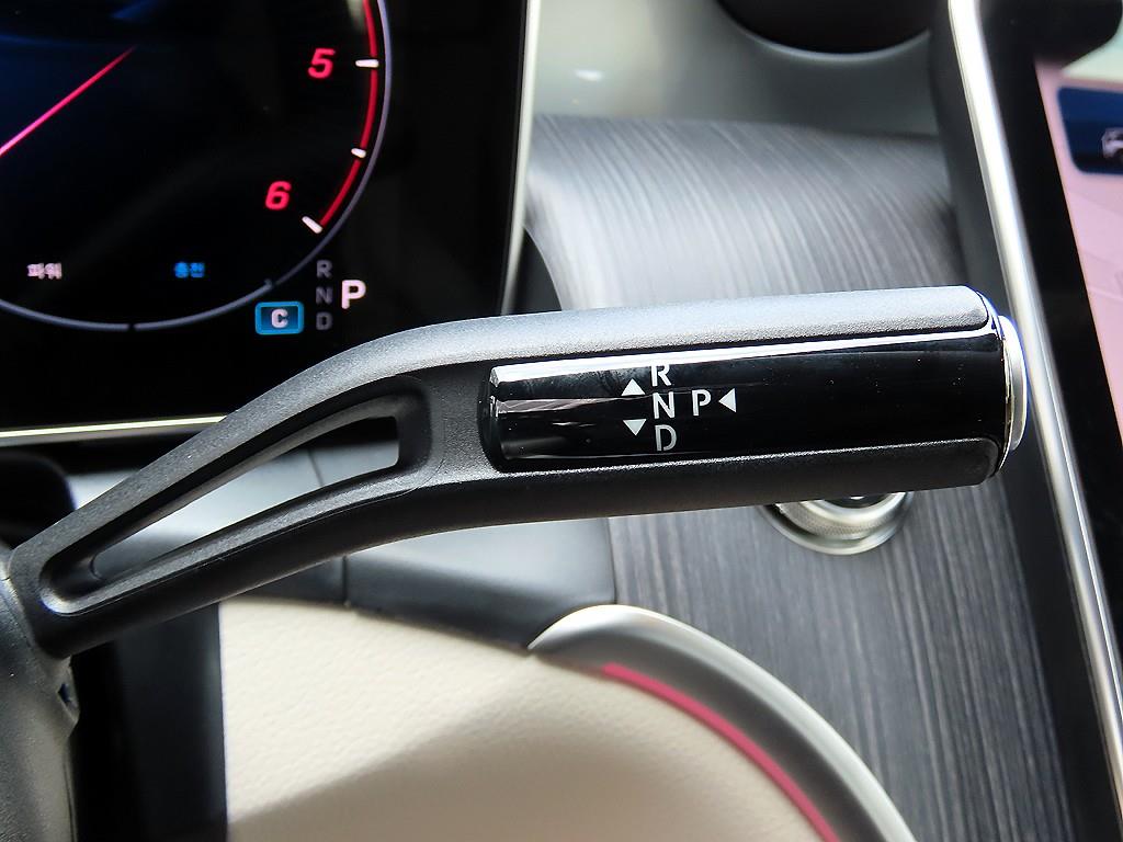 Mercedes-Benz GLC-Class — photo 11