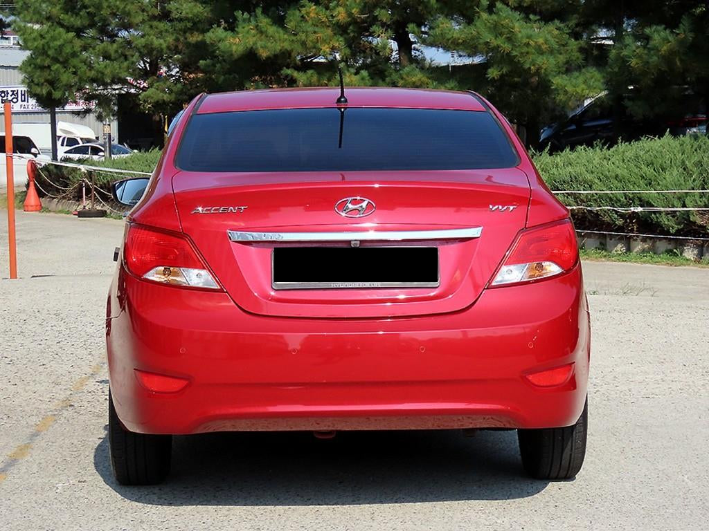 Hyundai Accent — photo 04