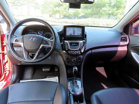 Hyundai Accent — photo 07
