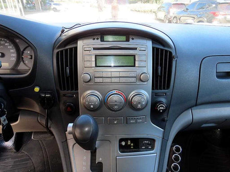 Hyundai Starex — photo 14