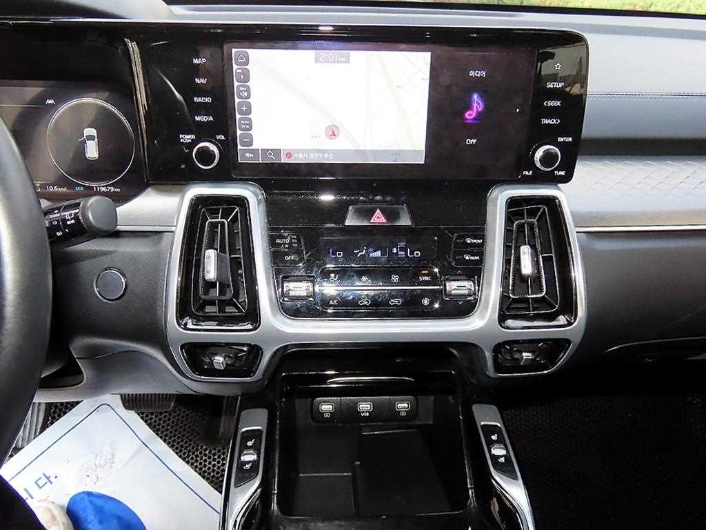 Kia Sorento — photo 13