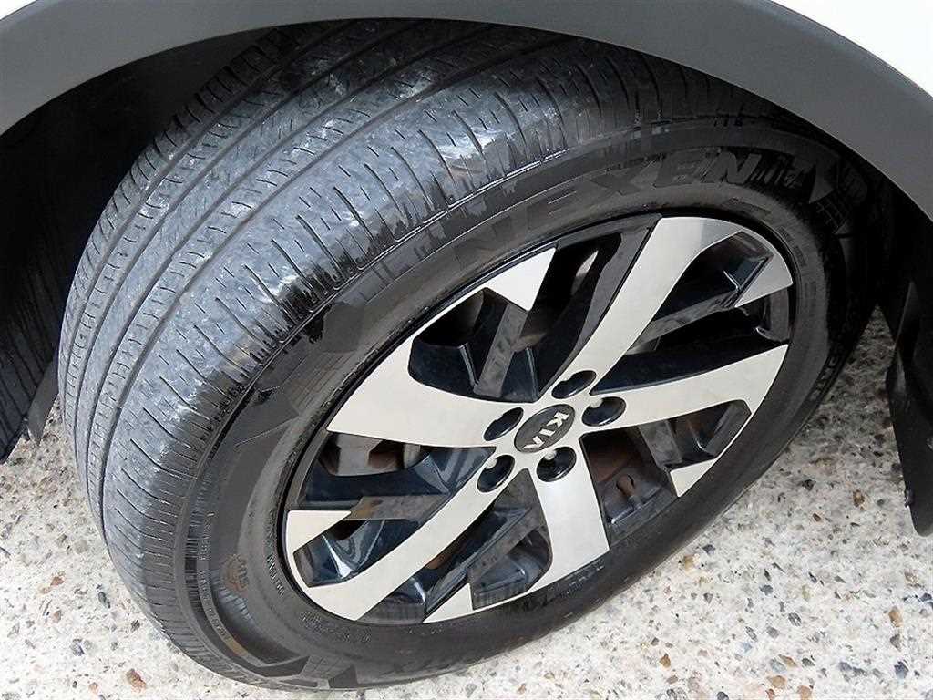 Kia Sorento — photo 20