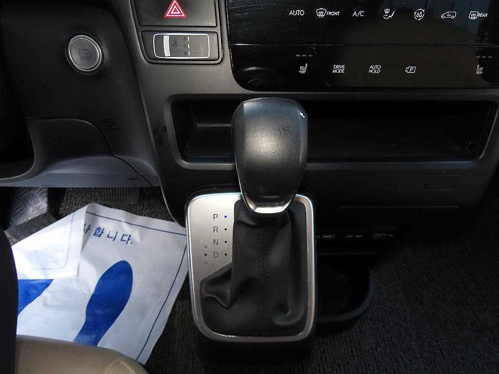 Hyundai Staria — photo 10