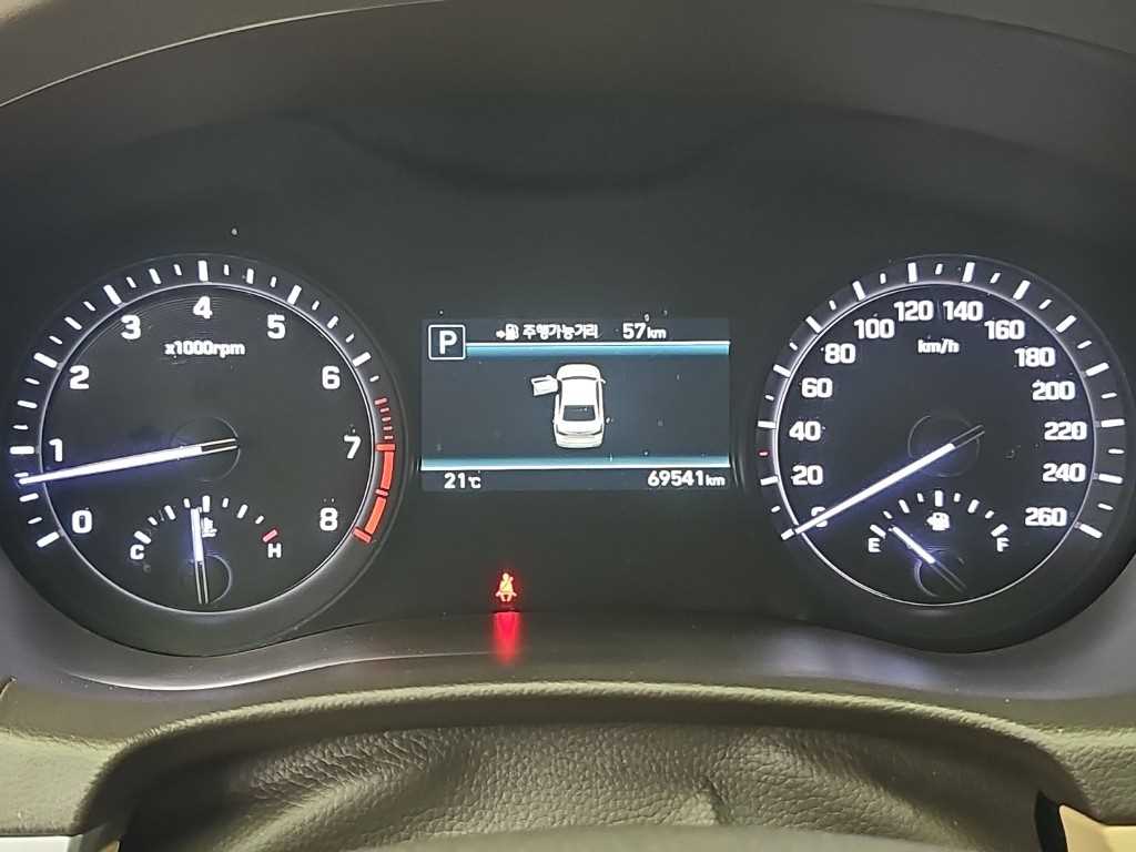 Genesis G80 — photo 06