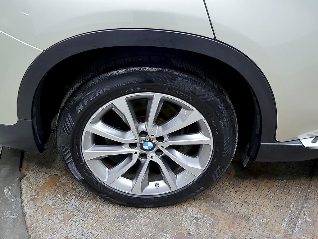 BMW X6 — photo 08