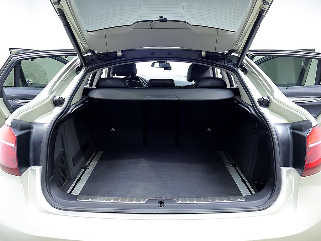 BMW X6 — photo 16