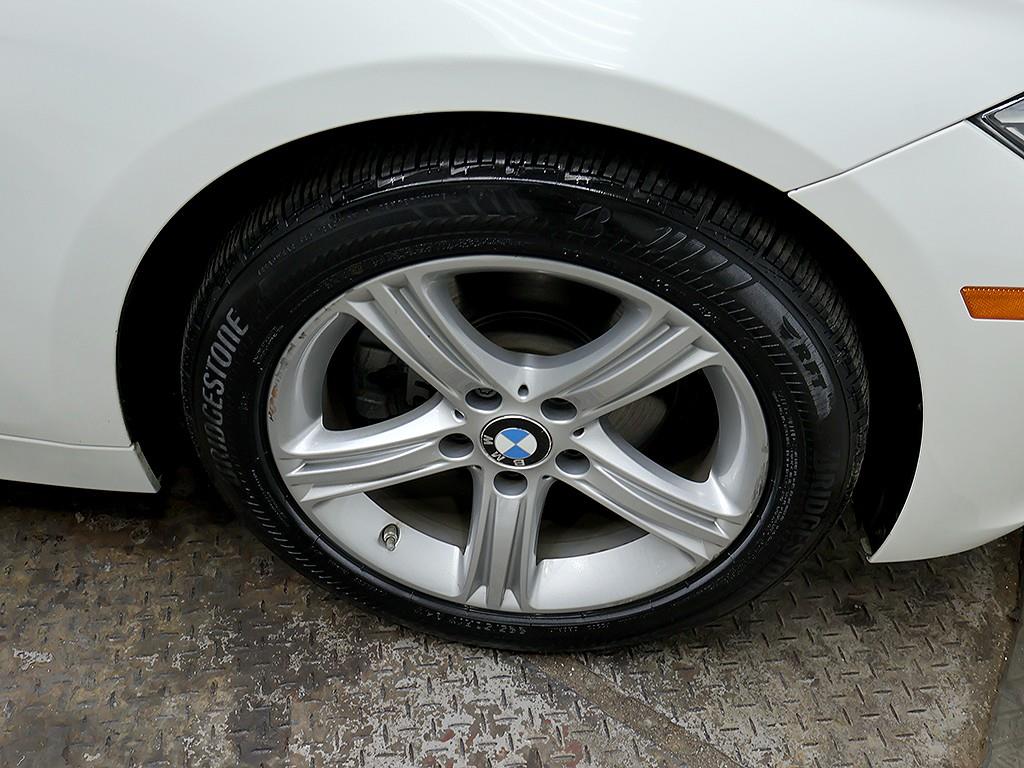 BMW 3-Series — photo 07