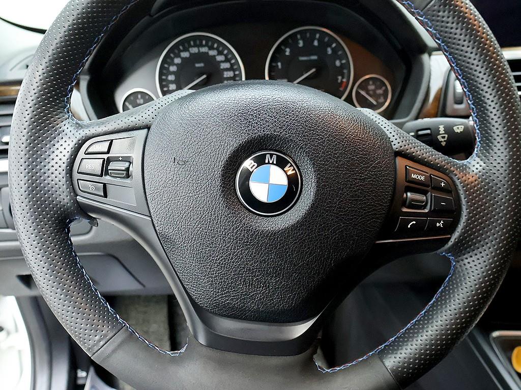 BMW 3-Series — photo 16