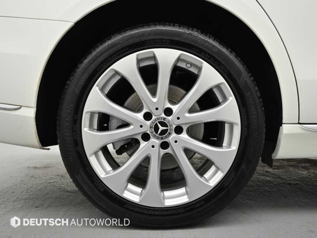 Mercedes-Benz E-Class — photo 05