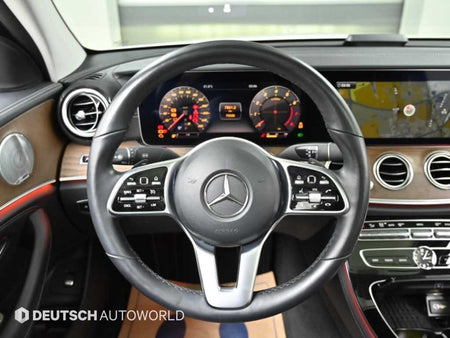 Mercedes-Benz E-Class — photo 13