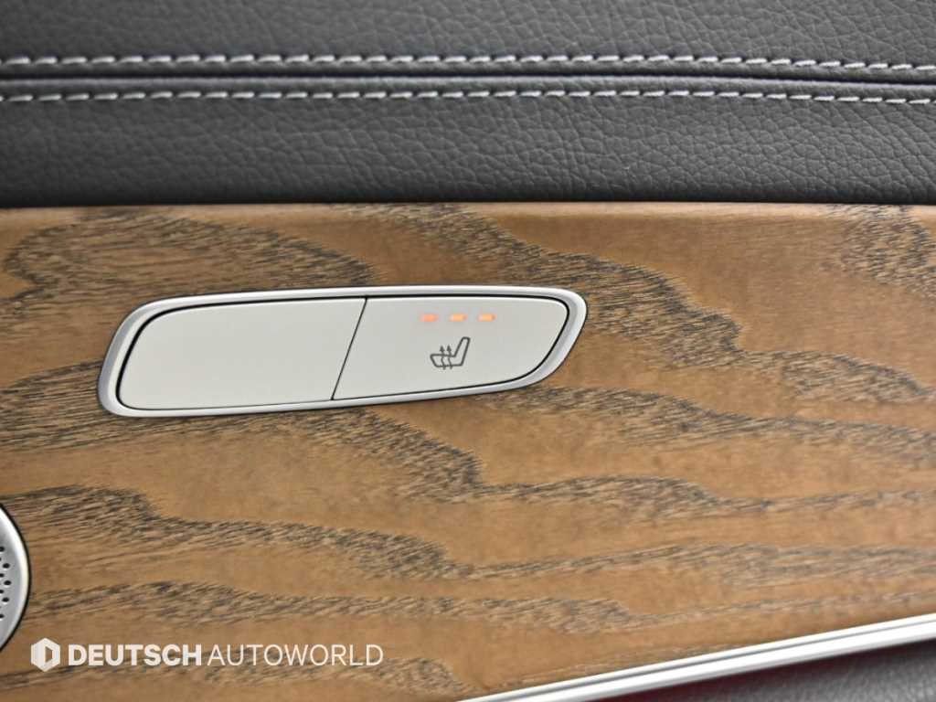 Mercedes-Benz E-Class — photo 16