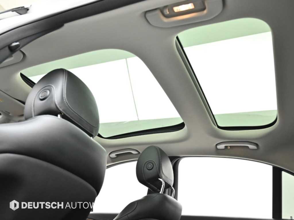 Mercedes-Benz E-Class — photo 18