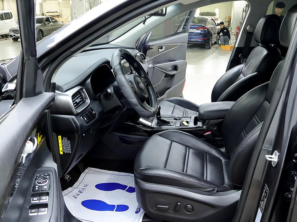 Kia Sorento — photo 11
